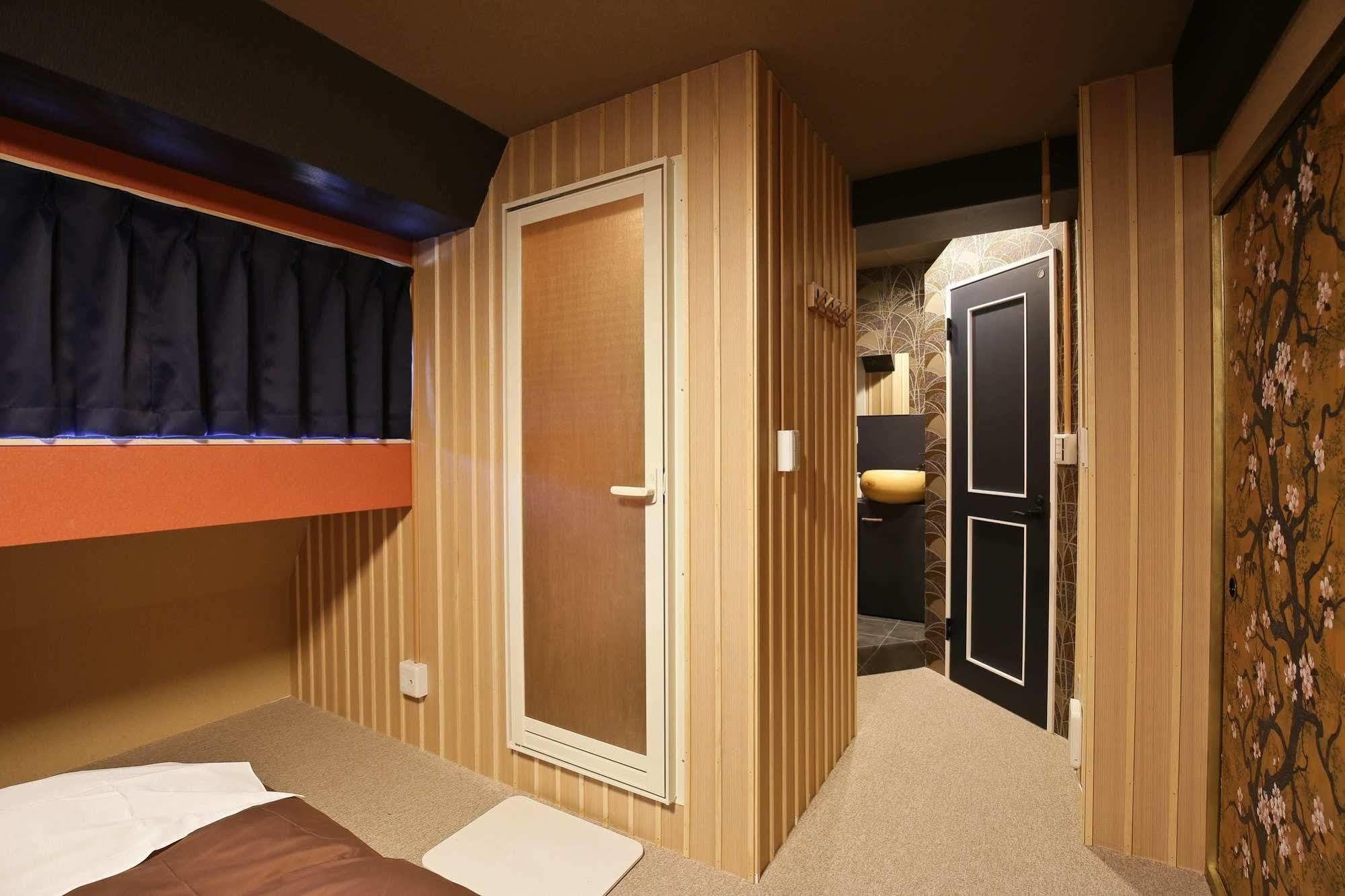 Samurais Hostel Ikebukuro Tokyo Bagian luar foto